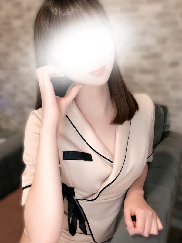 LUXENTIQUEラグザンティーク|美月もも